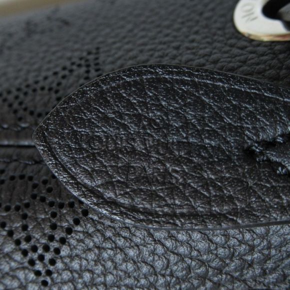 Louis Vuitton Mahina Bella Shoulder Bag - Picture 6 of 9